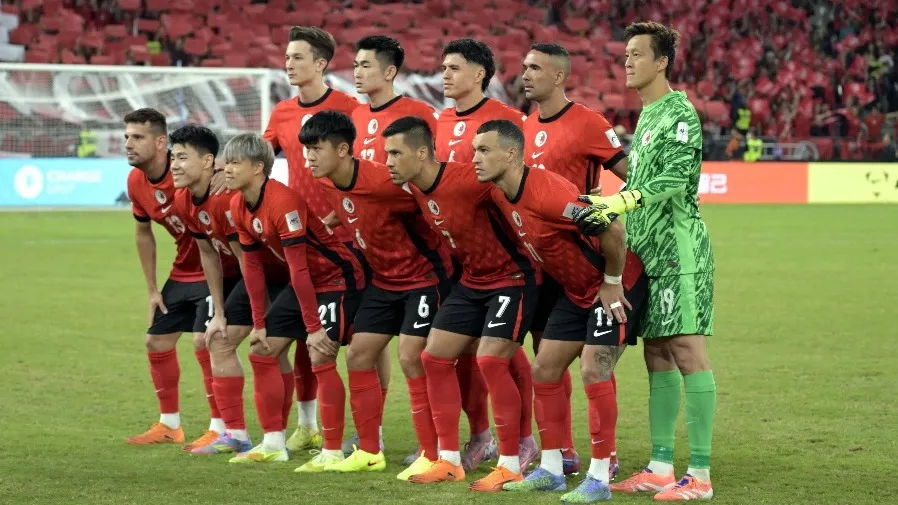 港足1:2新加坡 亞洲盃外圍賽惜敗︱4.7萬球迷築紅海撐隊 雖敗猶榮引共鳴贏盡掌聲的封面圖片