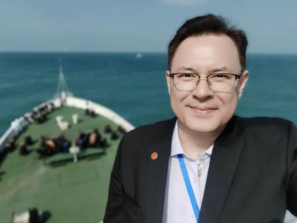 在筆者看來，此次「港中大一號」衛星在陽江海域成功發射，不僅是香港科研實力的展示，更是陽江與粵港澳大灣區產學研深度融合的生動寫照。(圖：莊守堃)