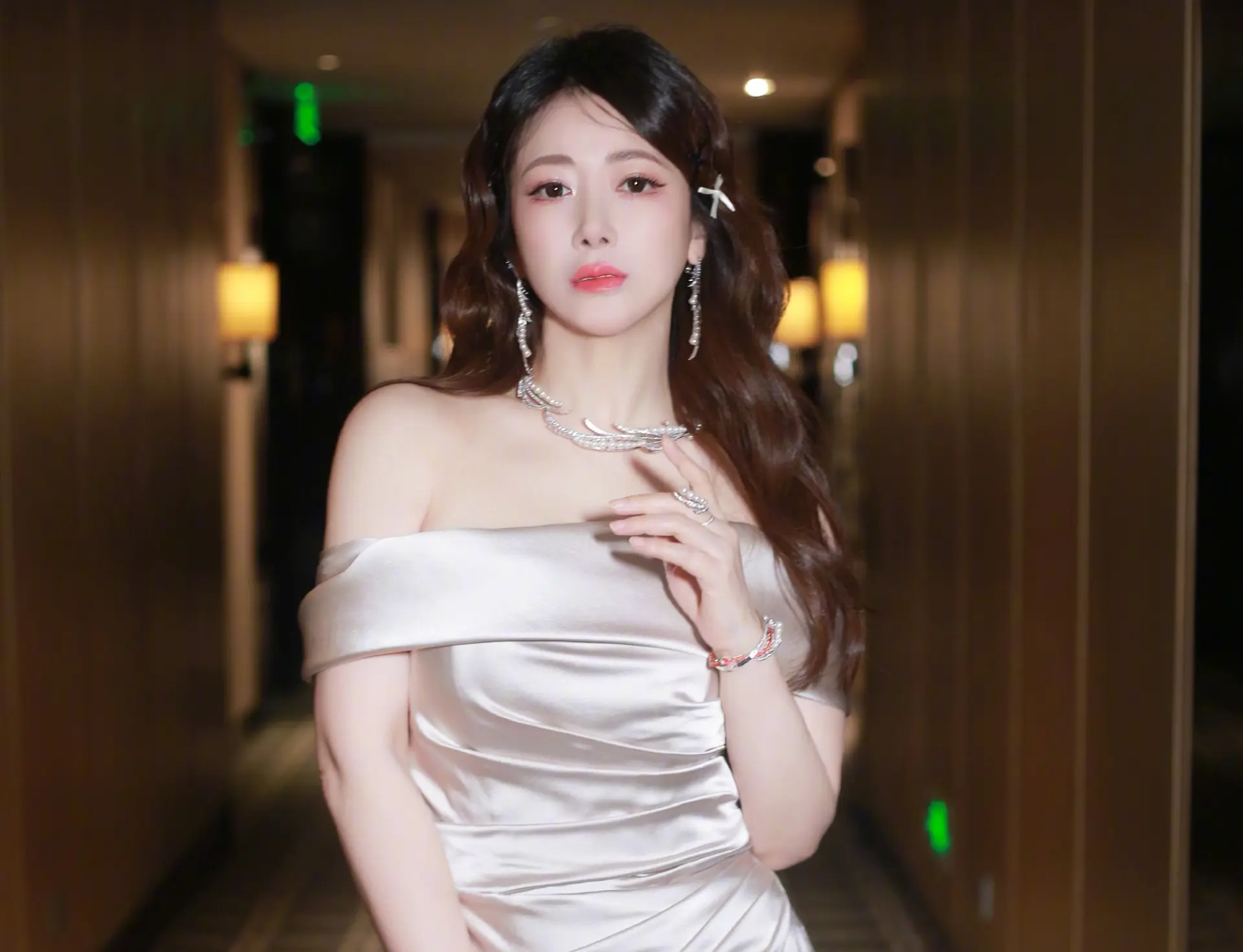 陳紫函的故事揭開了「明星光環」下的生育掙扎，同時也傳遞出家庭支持的力量。(陳紫函官方微博截圖)