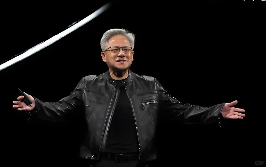 X平台一段黃仁勳身穿招牌皮衣、大跳麥可傑克森（Michael Jackson）月球漫步的AI影片瘋傳，眾多科技巨頭客串觀眾，千萬人次觀看，馬斯克神回覆點出內存高漲的AI算力需求真相。（來源：小紅書）