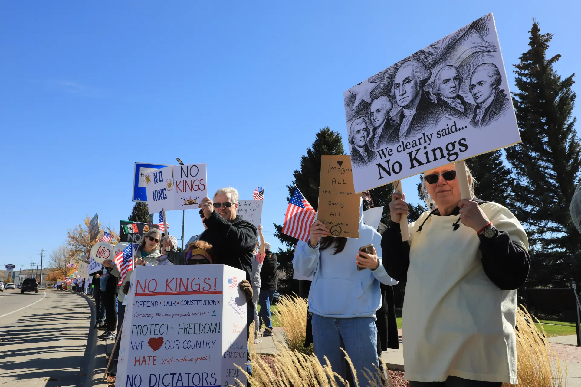 除了華盛頓，洛杉磯、波士頓、亞特蘭大、芝加哥等城市也有大量民眾參與示威。洛杉磯主辦方預估有 10 萬人參與，亞特蘭大至少有 1 萬人在市政中心集會遊行。(圖：新華社)