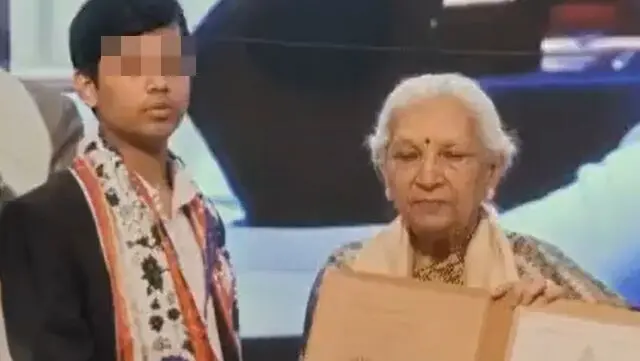 印度23歲電機工程高材生阿南德（Anand Kumar），學業成績頂尖且獲官方頒獎，卻因近50次公職考試全數落榜、長期承受精神高壓，獨自留守住處時輕生，留下遺書向父親懺悔致歉。（來源：X）
