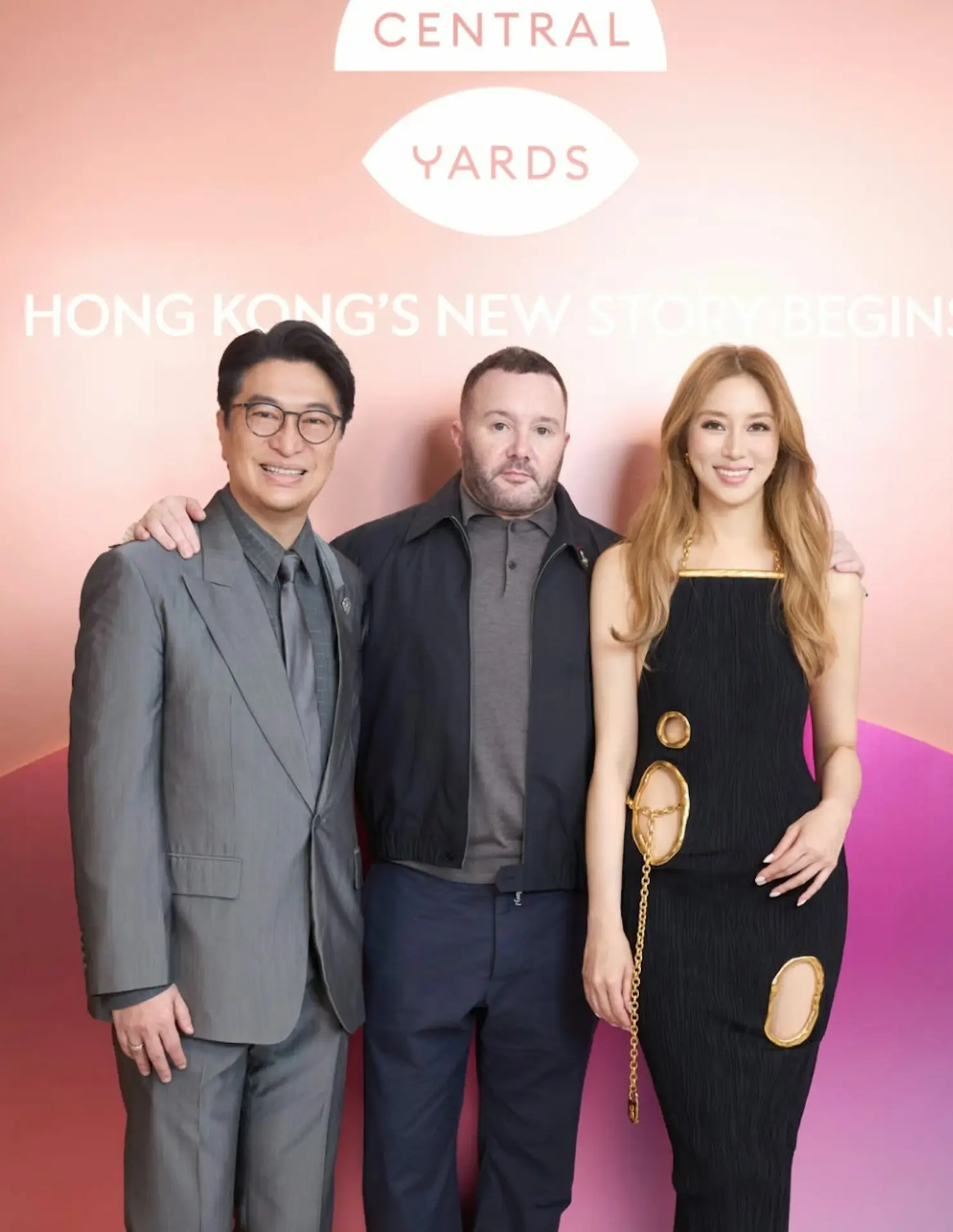 恒基兆業旗下中環新海濱重點項目「Central Yards」最近迎來時尚界一大盛事，前 Dior 男裝總監 Kim Jones 的個人品牌，落戶於此開設全球首間旗艦店。(圖：cathy_chui_official@IG)