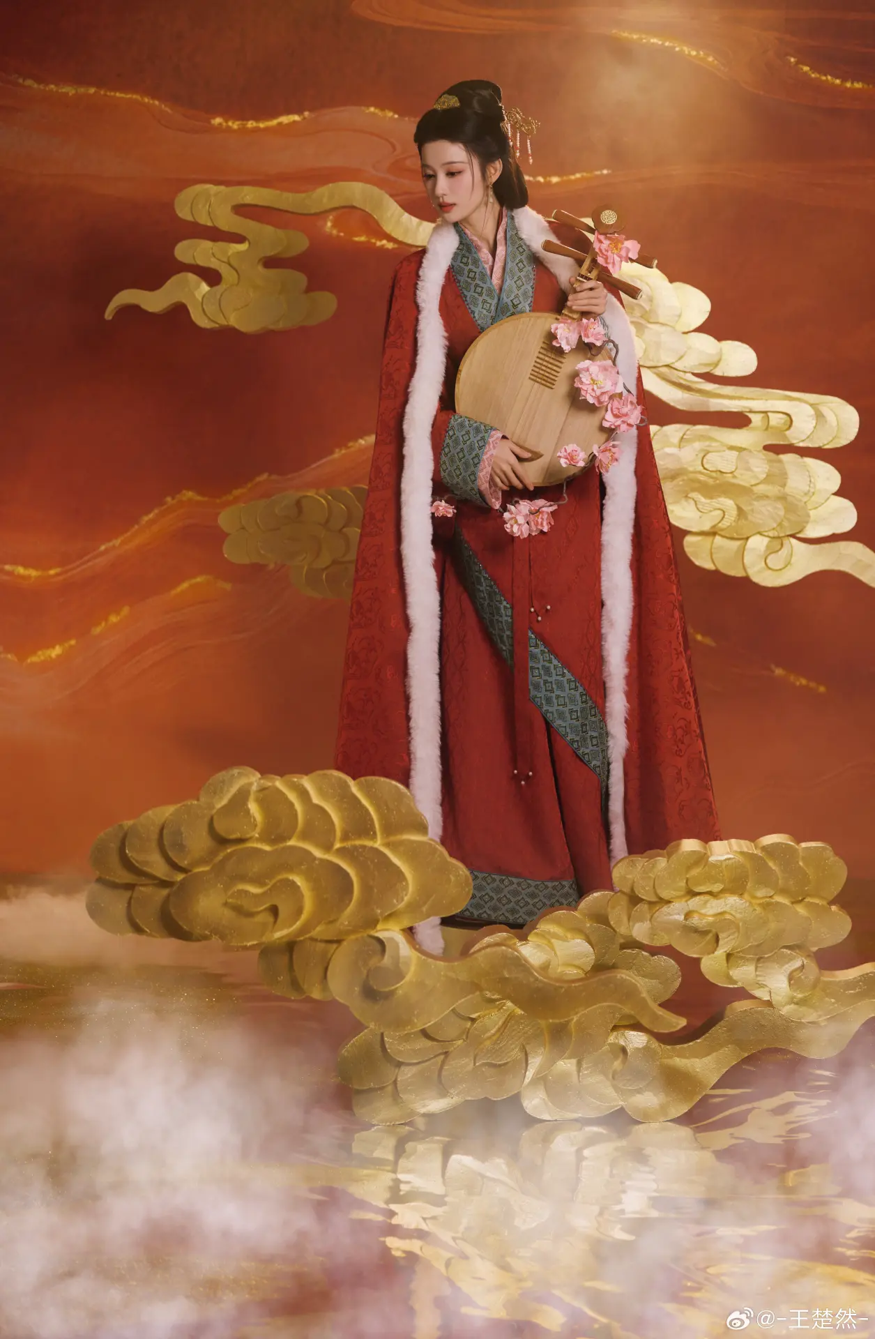 業內人士表示，王楚然的這次亮相，不僅以實力打破了外界對其「花瓶」的刻板印象，更讓《賀花神》節目成為「國風美學標竿」。(圖：-王楚然-@微博)