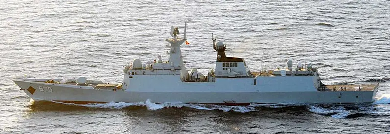 2017 年 1 月 5 日，中國海軍包括大慶號護衛艦（舷號 576）、鹽城號護衛艦（舷號 546）、太湖號補給艦（舷號 889）組成艦隊執行訪美任務後穿過鹿兒島與種子島間的大隅海峽返國。