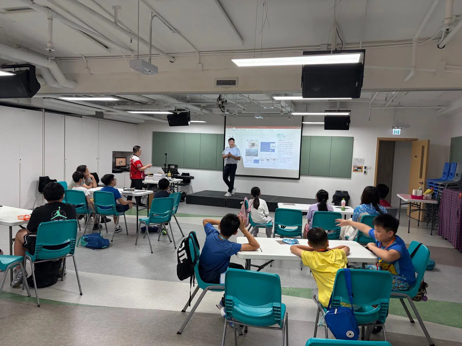 發展至今，荃灣發展促進會已營運超過100個項目及計劃，服務人數超過10萬人，足見其在荃灣社區工作上的深厚根基與廣泛影響力。 