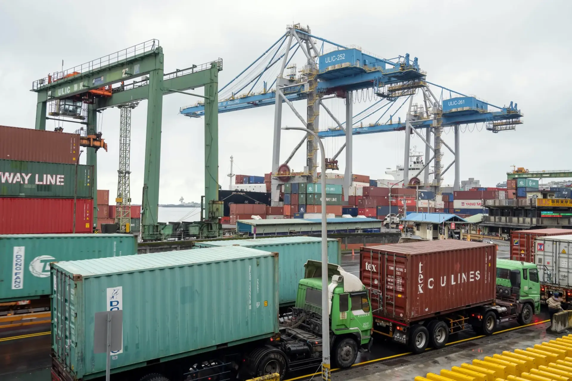 對照台灣經濟規模，2025年台灣GDP總額約7600億美元，5000億是甚麼概念?就是相當於台灣全年經濟總量的65.8%，若扣除民間消費與基礎建設支出，這筆資金幾乎相當於掏空台灣近十年積累的淨資本存量。(圖：網絡截圖)