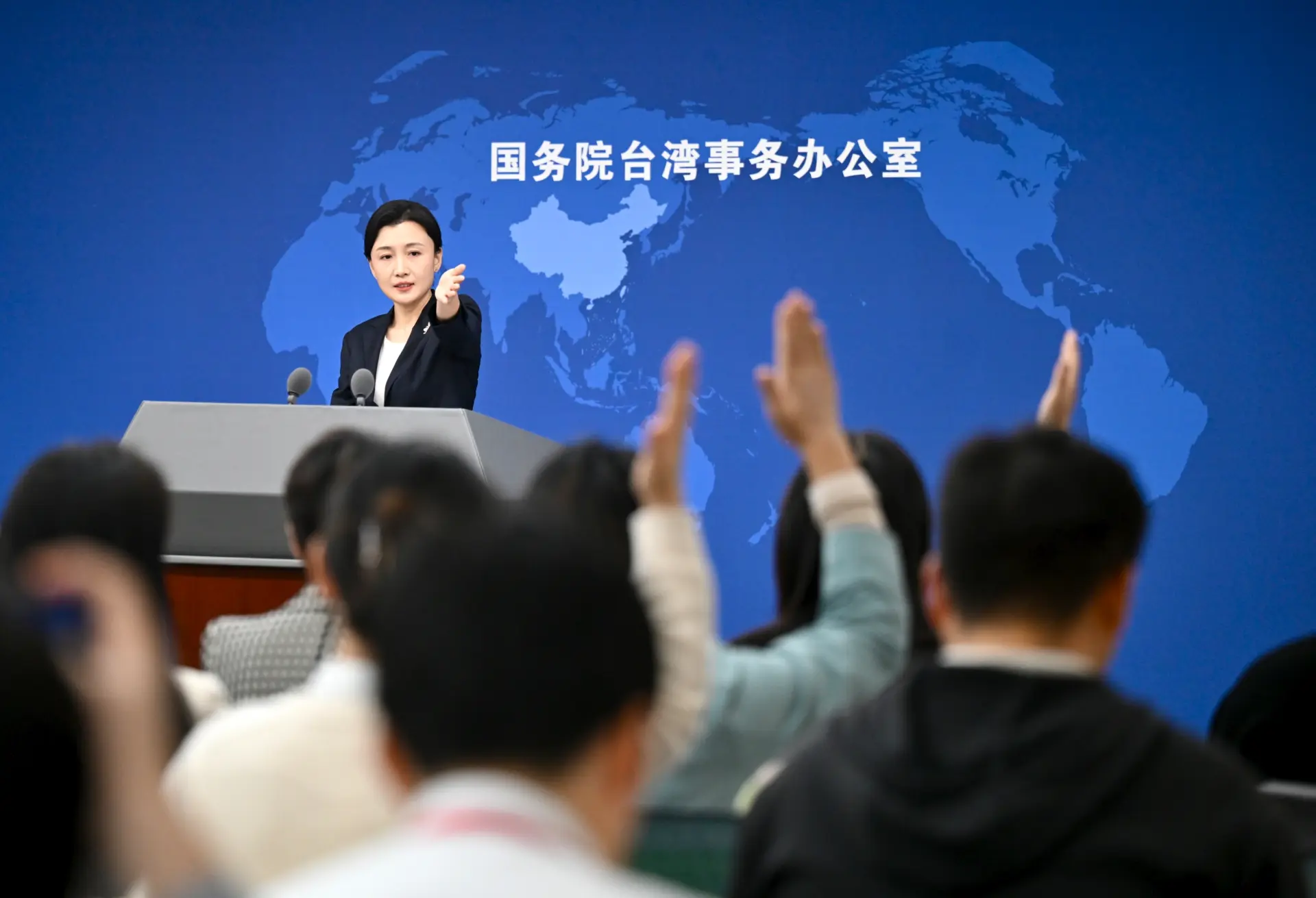 11月5日，國務院台灣事務辦公室在北京舉行例行記者會，新任發言人張晗正式在媒體上亮相。（新華社）