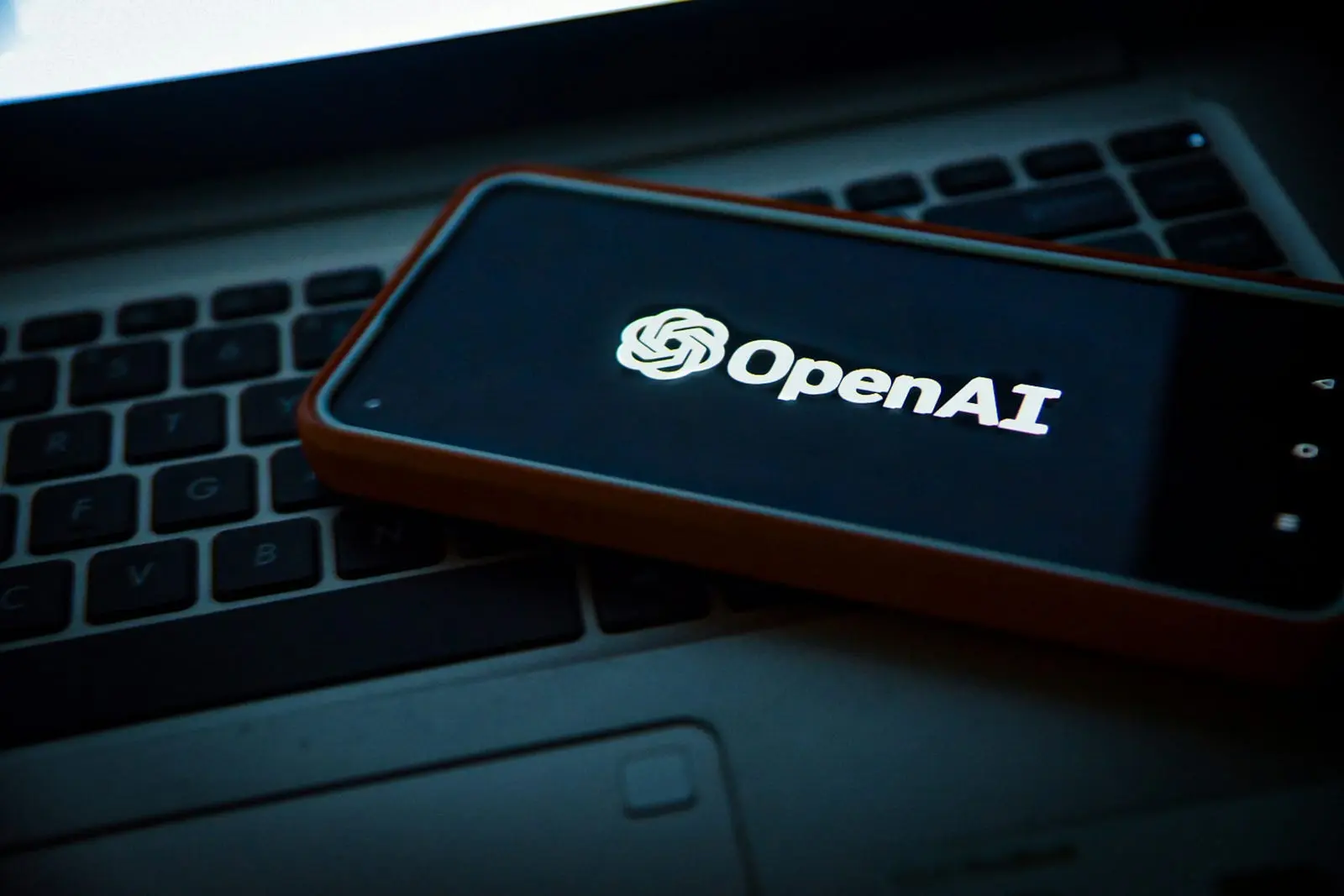 OpenAI 創立於 2015 年，這家尚未盈利的公司即將邁入十週年，如今卻已成為全球最受矚目的投資焦點。(圖：網絡翻攝)