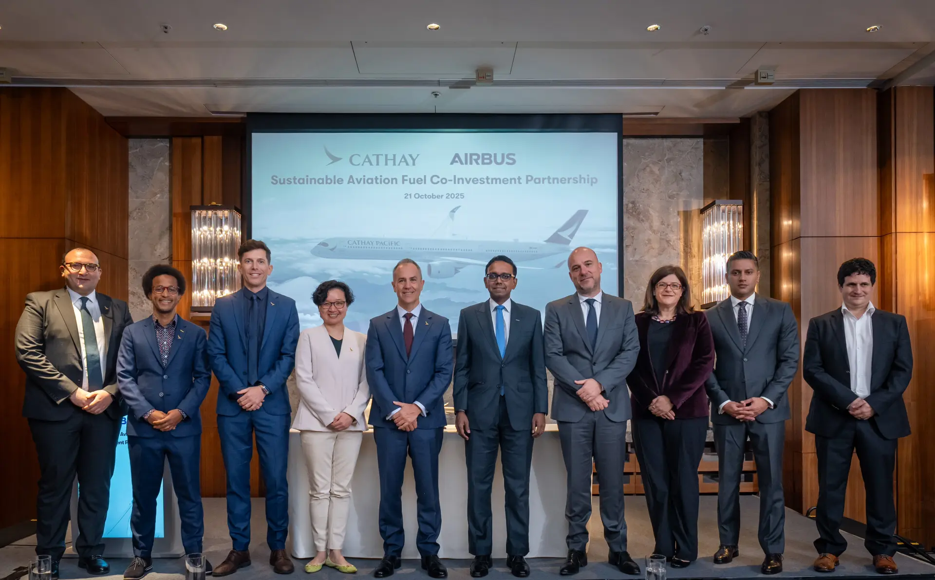 國泰營運及服務總裁麥皓雲指出，此舉標誌著國泰的角色，從一個被動的燃料採購者，轉變為主動的產能孵化者和產業生態構建者，旨在從源頭上為行業減碳注入動力。(圖：國泰官網)