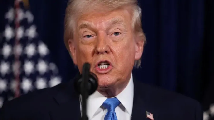 特朗普起訴美國財政部國稅局 索賠至少100億美元的封面圖片