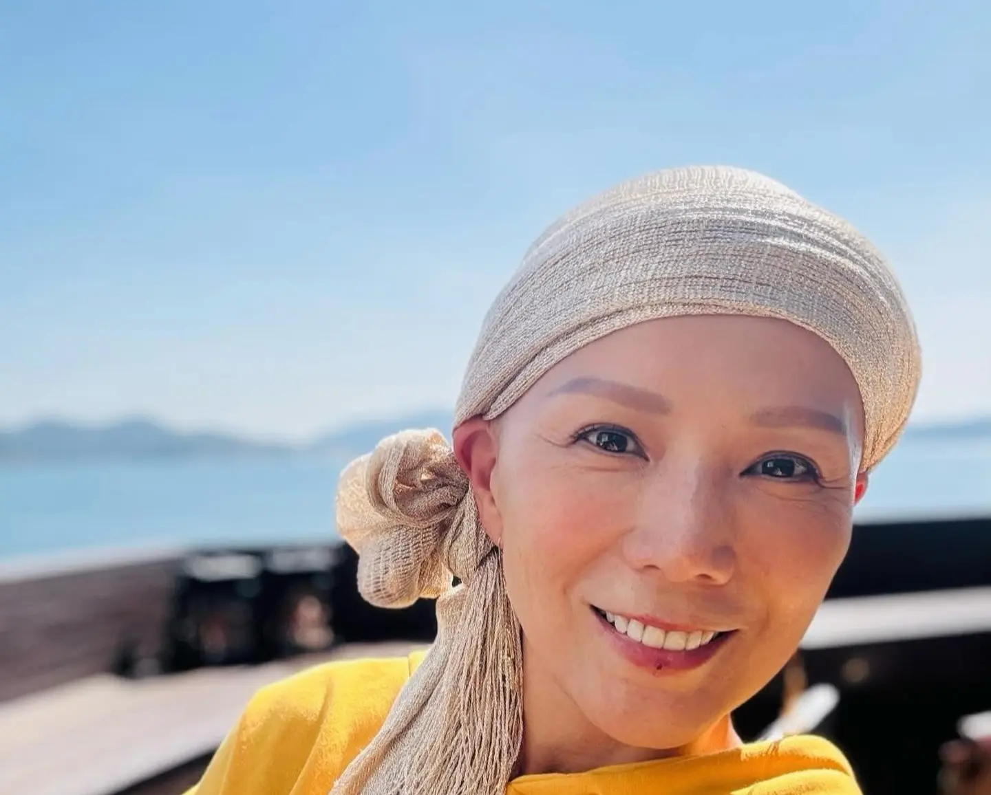 標靶藥的副作用還導致吳文忻的紅血球與血紅素指標偏低，引發嚴重貧血，連日常行動都受影響，一度需要依靠輪椅與拐杖出行，連下床走到洗手間都變得極為困難。(圖：Nathaliie Ng吳忻熹 - 吳文忻@FB)