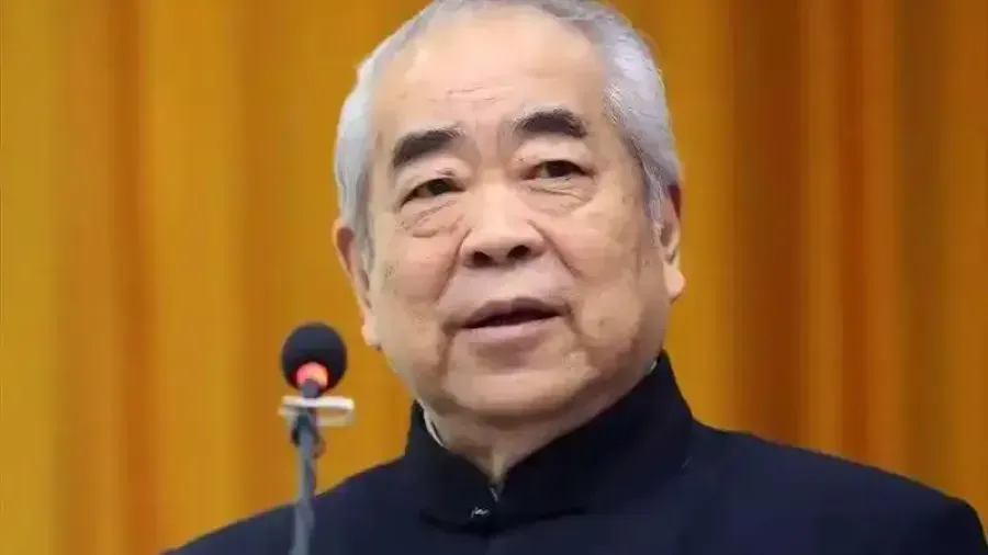 失聯風波後首露面 87 歲書畫大師范曾宣布喜得獨子 與女兒范曉蕙、繼子范仲達斷絕關係的封面圖片