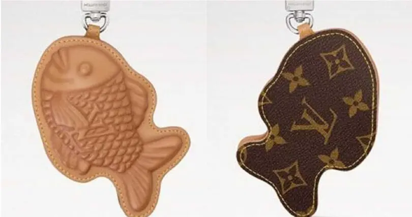 去年底推出的鯛魚燒造型吊飾，售價高達141萬韓元，官方說是向魚形糕點文化致敬，既能當吊飾也能做小型收納包。（來源：LV官網）