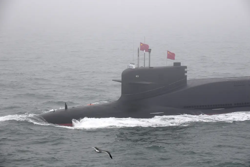解放軍核潛艦現代化加速，致力提升靜音和匿蹤等性能，使它們愈來愈難偵測，圖為解放軍核潛艦的資料照。（新華社）