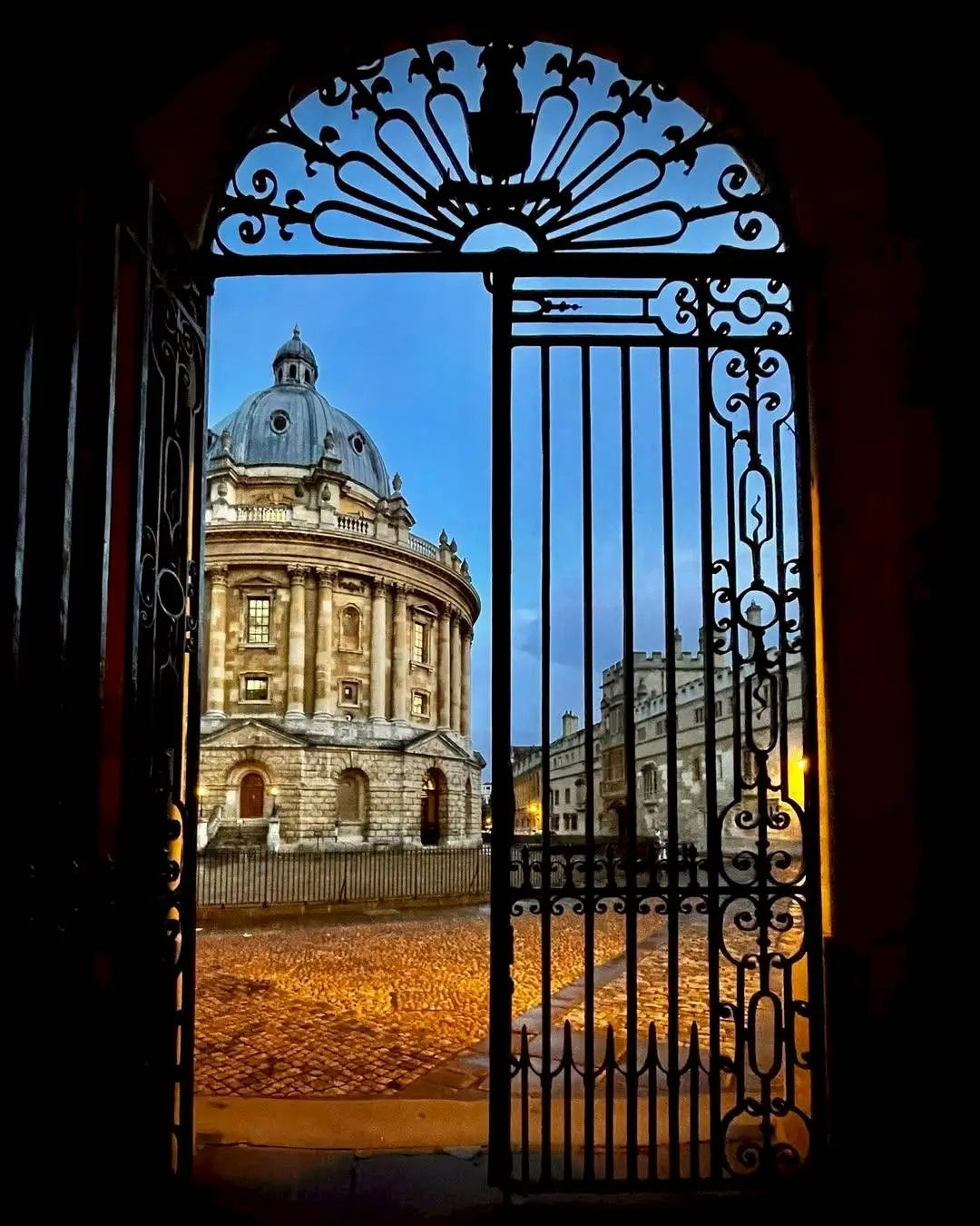 牛津大學上年排名第三，今年下跌至第四位。（圖/Facebook@University of Oxford）