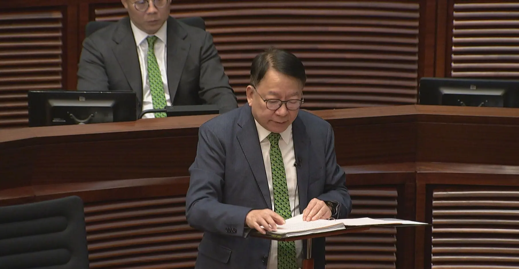 政務司司長陳國基強調，設立部門首長責任制及強化評核機制，並非不滿意公務員整體表現，而是要將公務員管理變得更制度化、系統化、公平化。(圖片：視頻翻攝)