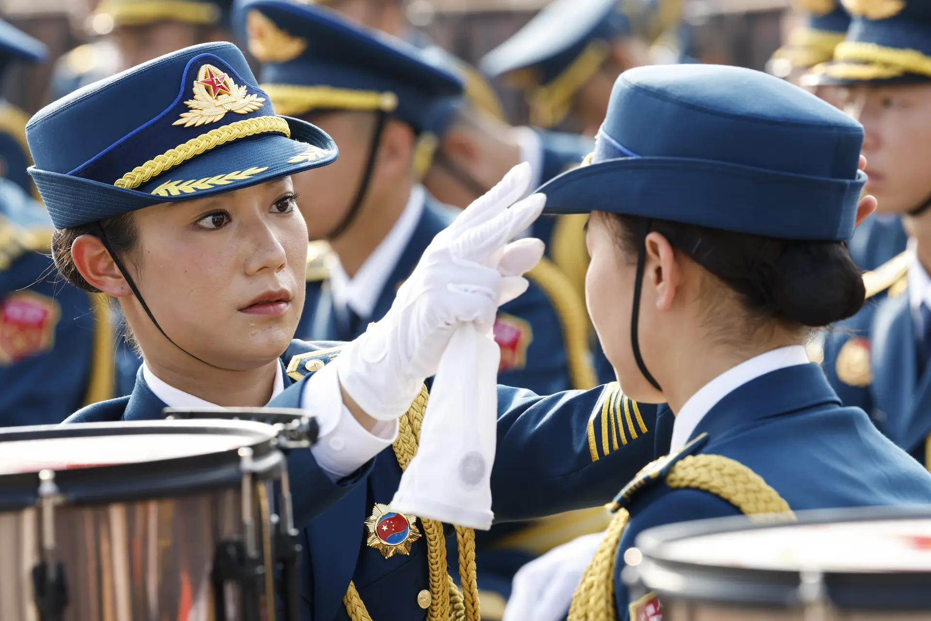 紀念大會開始前，中國人民解放軍聯合軍樂團在準備。