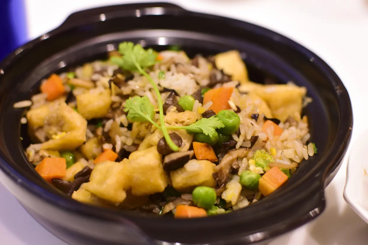 研究顯示，將主食半數替換為全穀物、雜豆和薯類，可使消化道癌症死亡風險降低一半。（示意圖來源：pixabay）