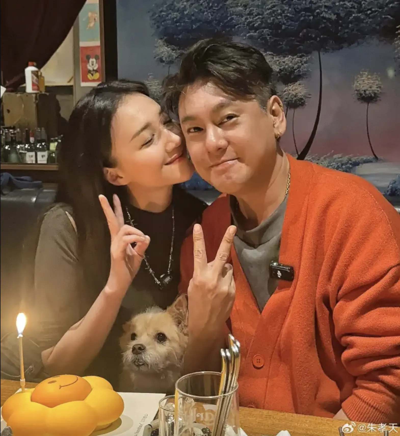 韓雯雯坦言，朱孝天為了合體事宜從未鬆懈，沒想到卻突然遭遇大批惡意揣測與抹黑：「莫名其妙地撲天蓋地的一些對他黑他、造謠的事情全都來了，對他惡意的指摘，這些話就挺傷害他的。」(圖：朱孝天@微博)