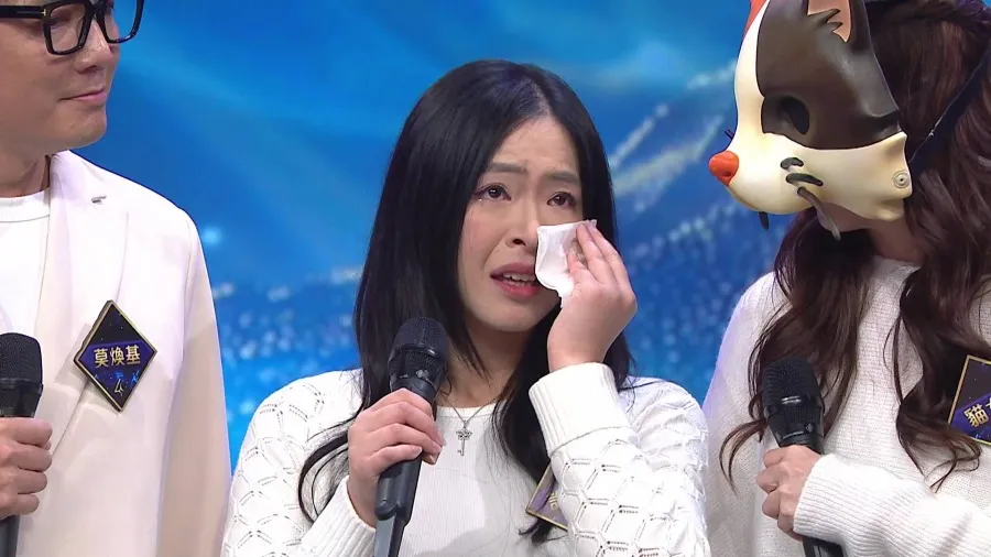 中年好聲音4團戰震撼落幕｜貓女郎孖許雲妮淚唱《情人知己》 Rock組舞台封神的封面圖片