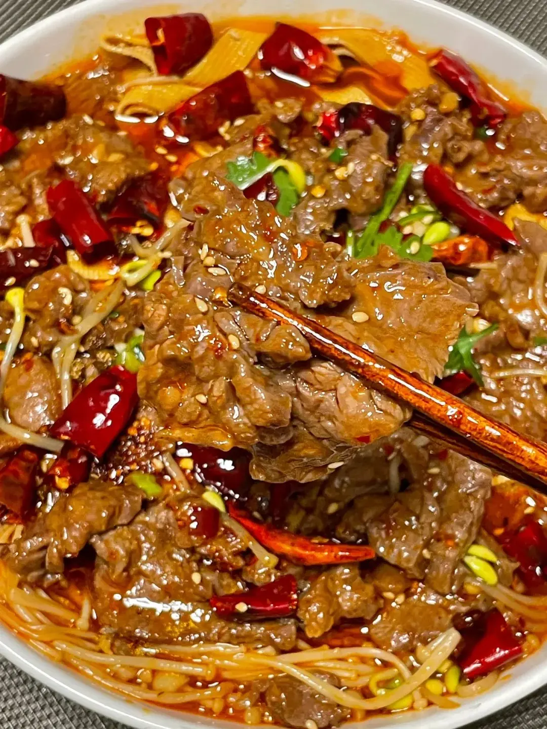 麻辣水煮牛肉（示意圖來源：小紅書網友）