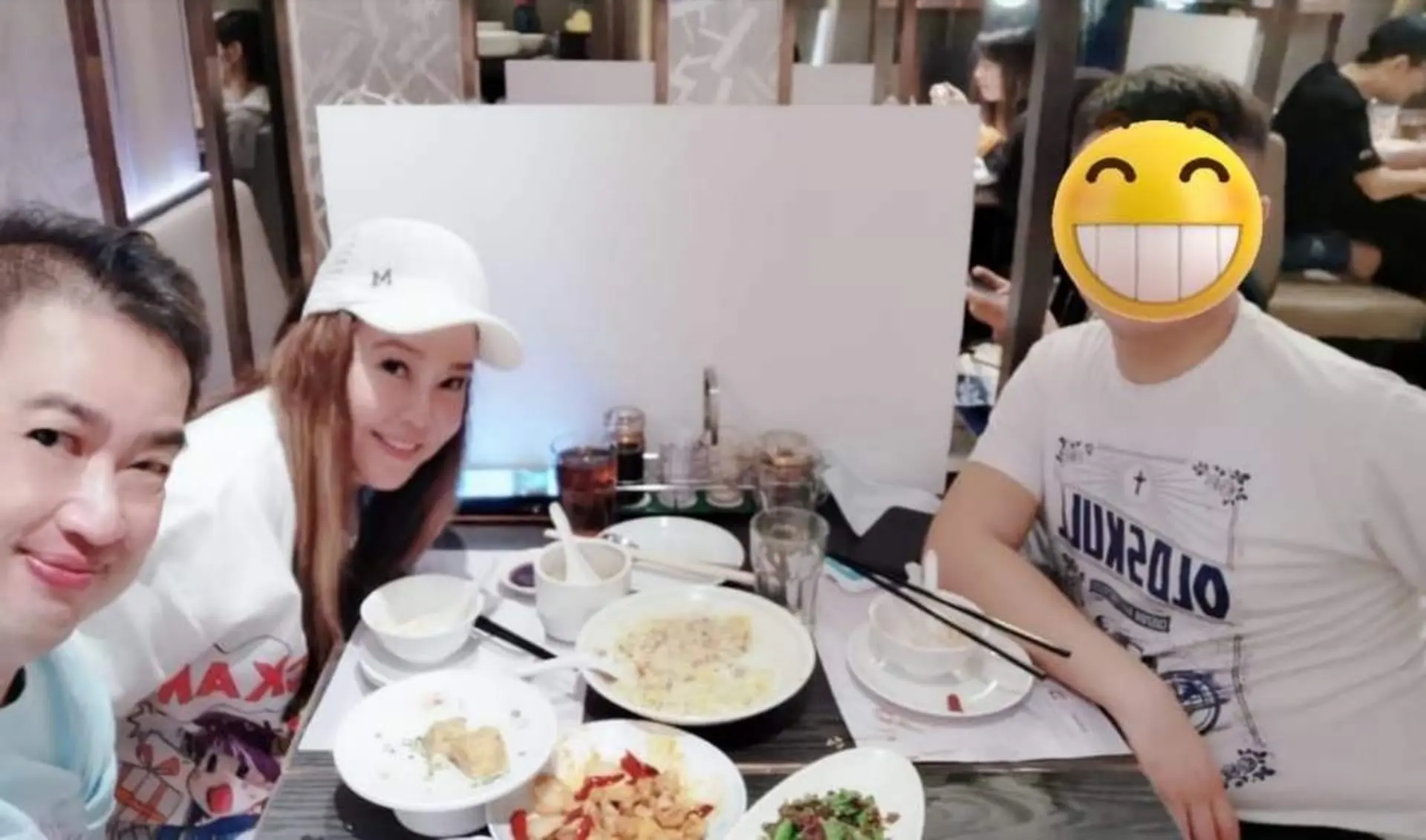 翻查資料，劉仲朗曾於 2020 年因金錢問題與繼父謝鋮浚爭執，以相機腳架毆打對方致臉骨骨折，原被控傷人罪，最終以自簽 2000 元、守行為 18 個月及繳 500 元堂費結案。​(圖片：網絡翻攝)