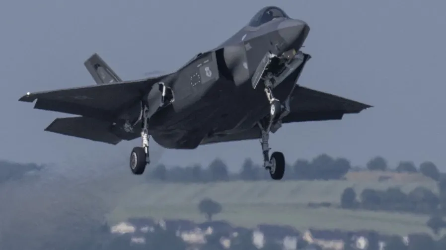 伊朗革命衛隊證實擊中F-35 美軍承認緊急降落中東基地的封面圖片