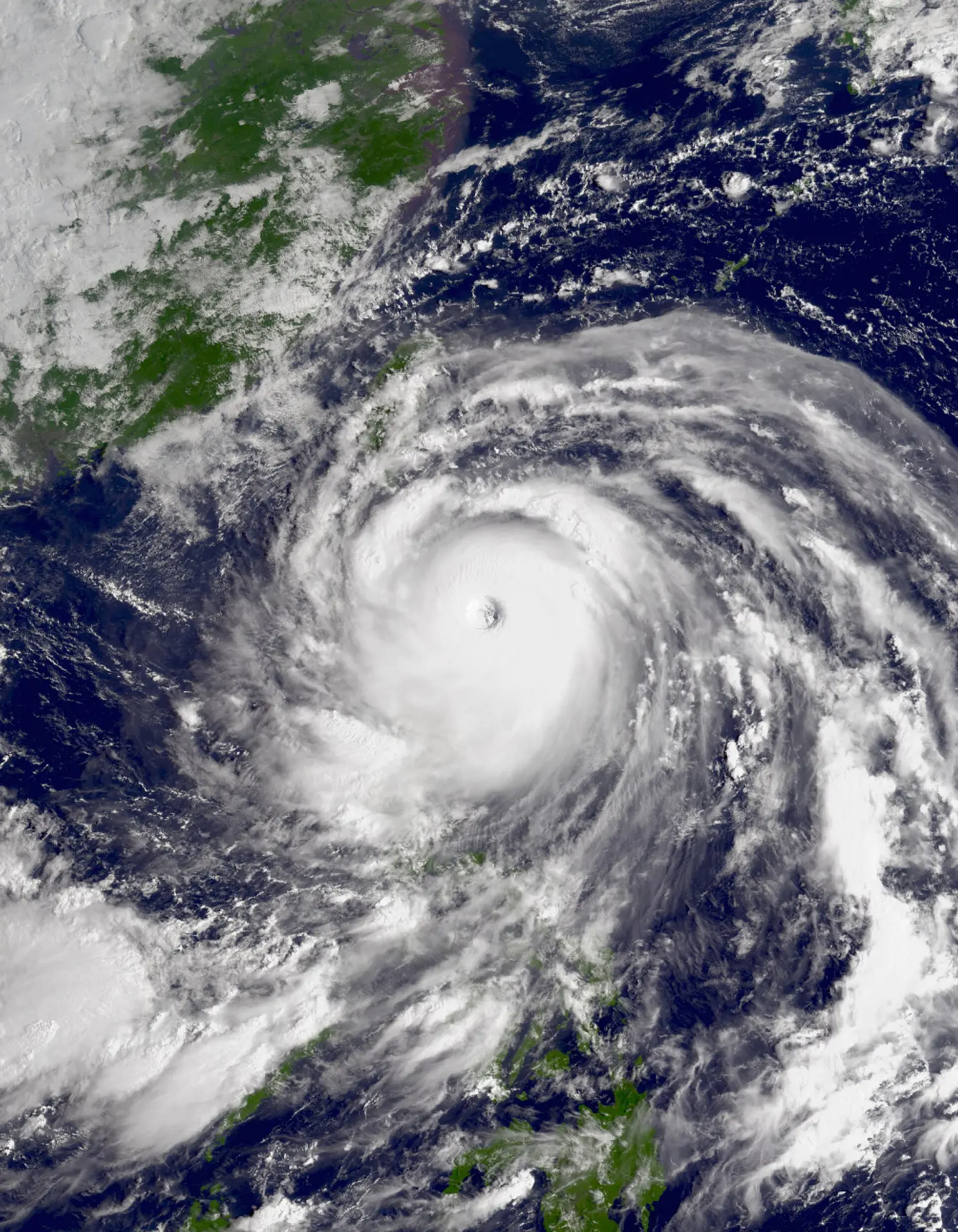 9月22日，樺加沙以巔峰姿態通過呂宋島北部，擁有渾圓的「針眼」。網上圖片