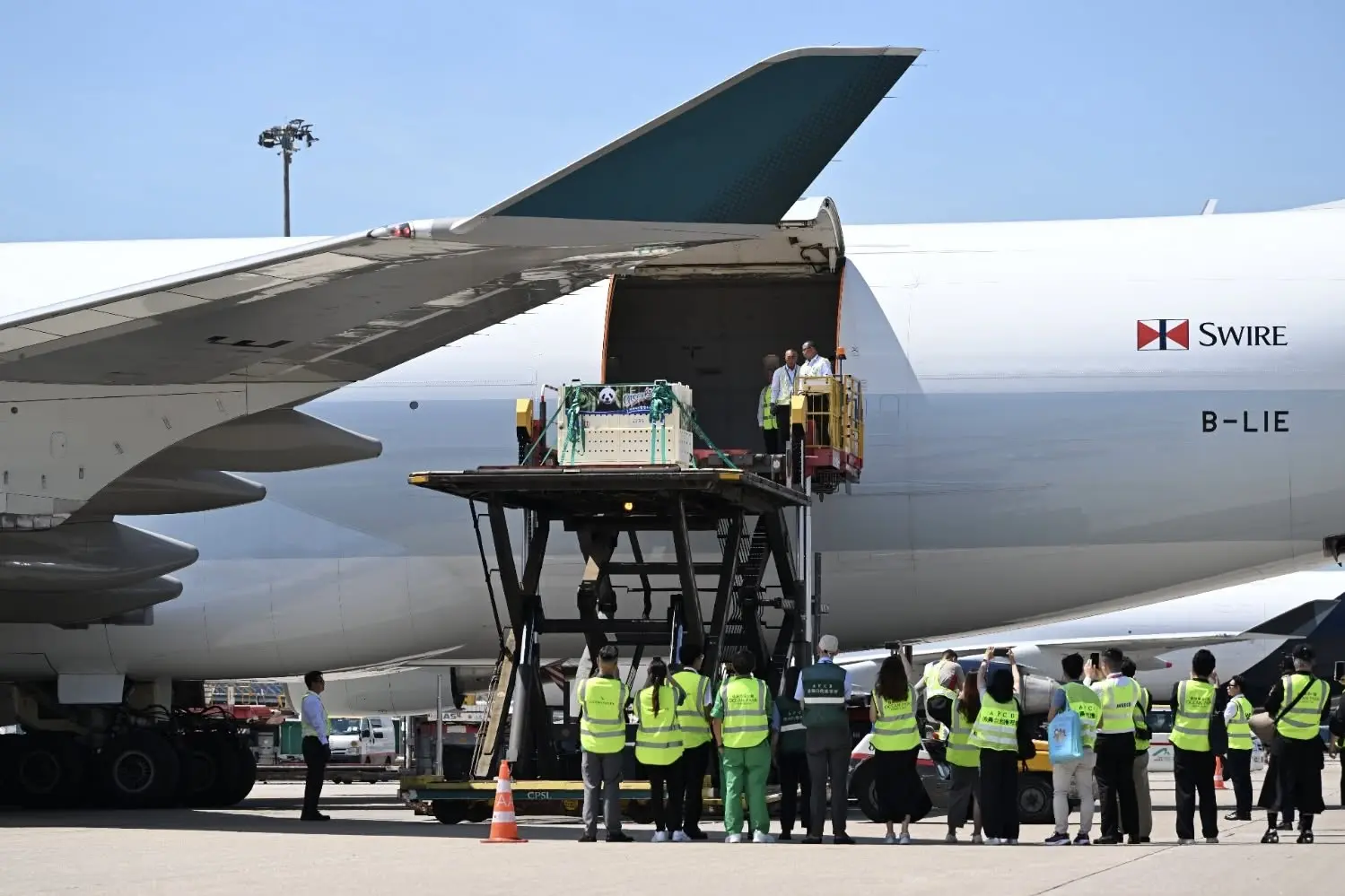 當外航與基地航空公司透過代碼共享、聯運、行李直掛、常客計劃合作、貨運協作和時刻協調，將航班從彼此獨立的服務，變成同一張可銷售、可接駁的網絡時，香港的樞紐效應才會真正放大。 (圖：香港機場管理局)