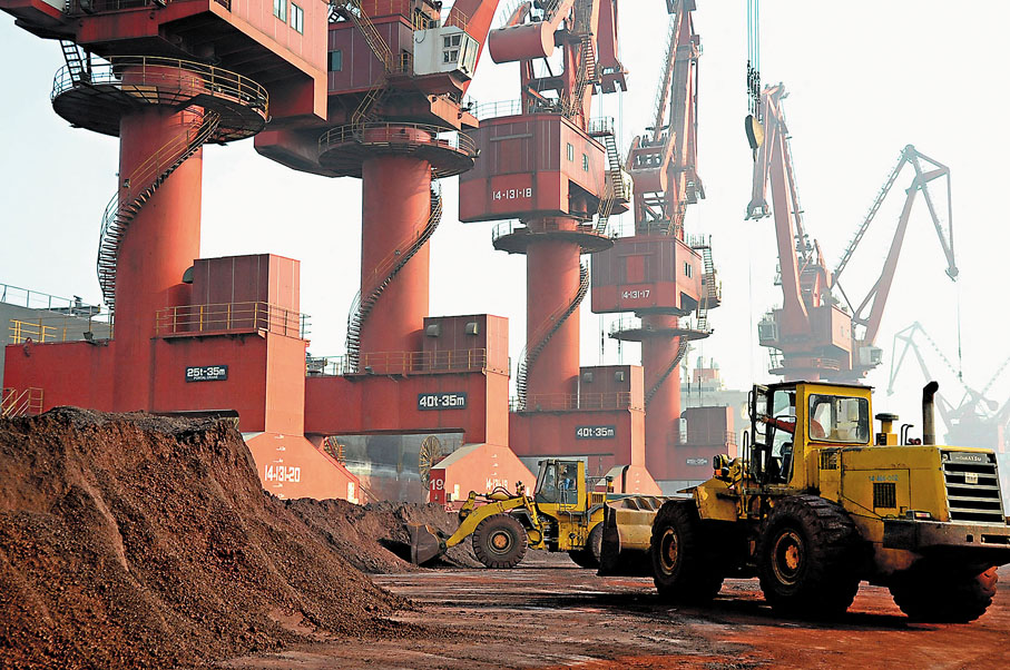 中國的出口稀土正在碼頭裝載。(新華社資料圖片)