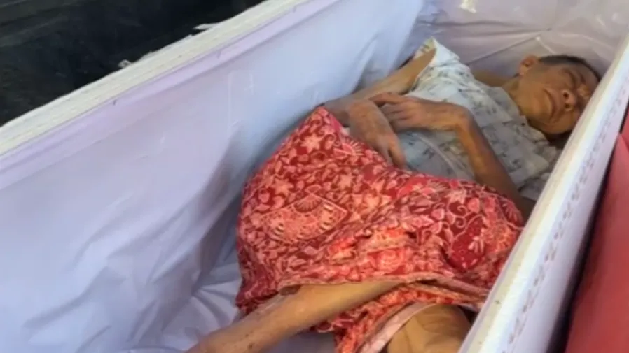 泰嬤被宣告死亡裝棺待火化，竟敲棺「喊門」復活！的封面圖片
