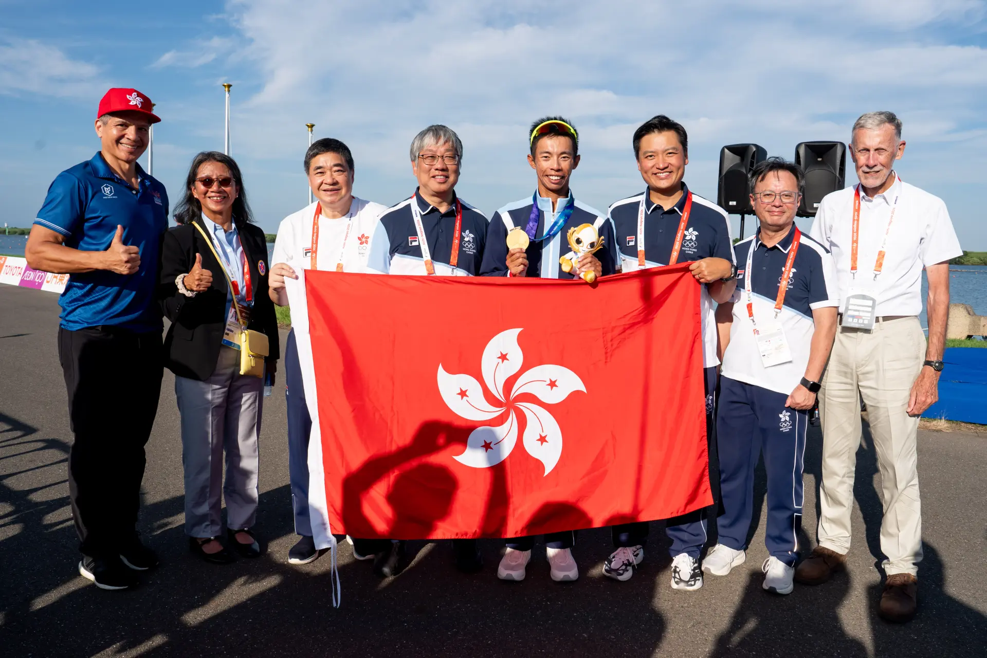 港隊賽艇總教練吳紀寧對團隊整體表現給予高度肯定，直言今屆成績令人滿意。本屆港隊共派出九條艇參賽，其中七條艇成功晉級決賽A組、四條艇順利奪牌。(圖：SF&OC 港協暨奧委會)