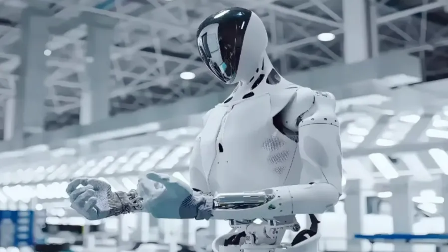 IRON機器人走貓步被疑藏真人？何小鵬四字回應笑翻網友，美國網友急喊馬斯克看過來的封面圖片