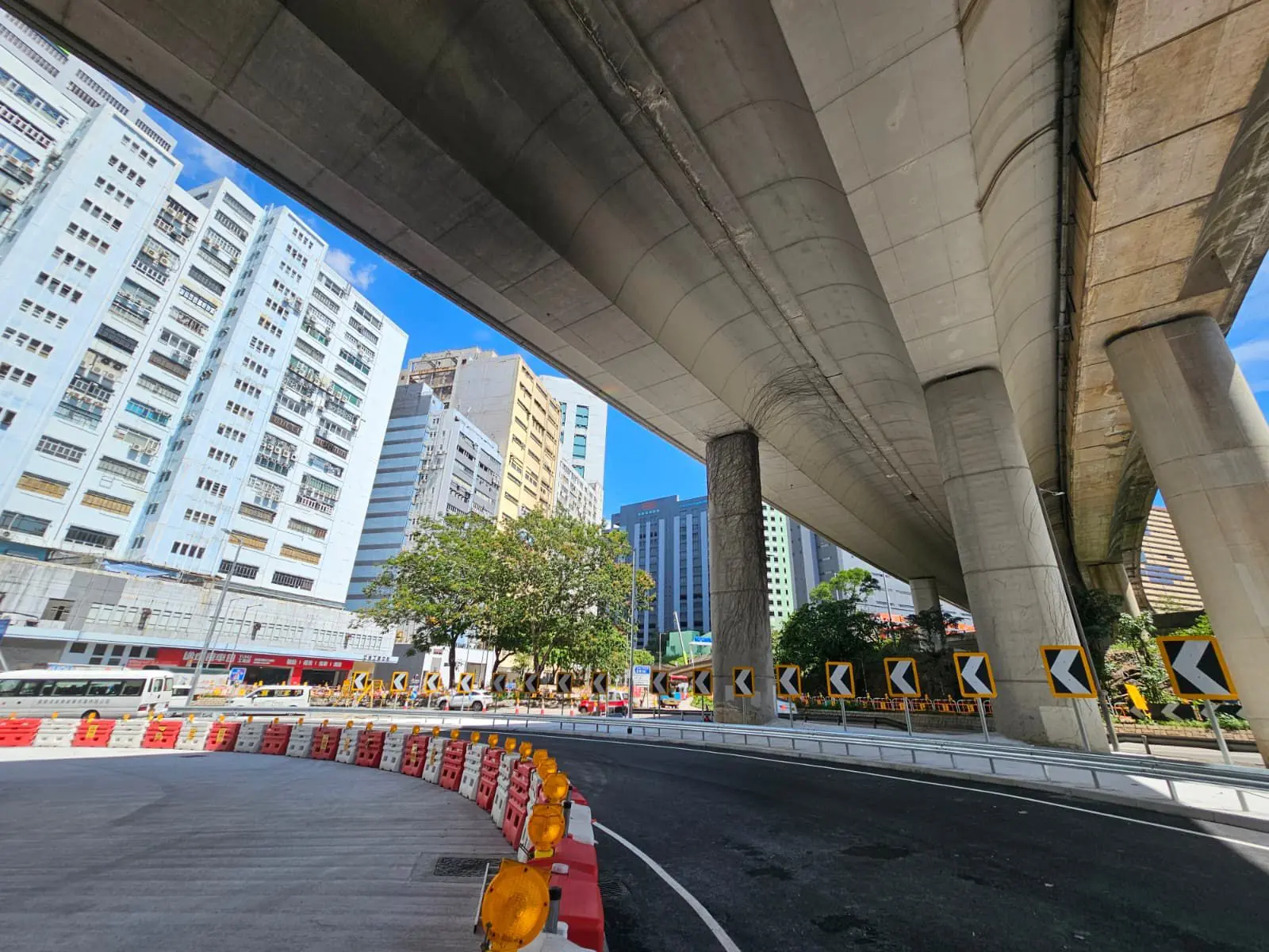 行車道將於 9 月 28 日早上開始啟用，屆時駕駛者可選擇使用新路線，避開迴旋處的繁忙路段。(圖：伍俊瑜)