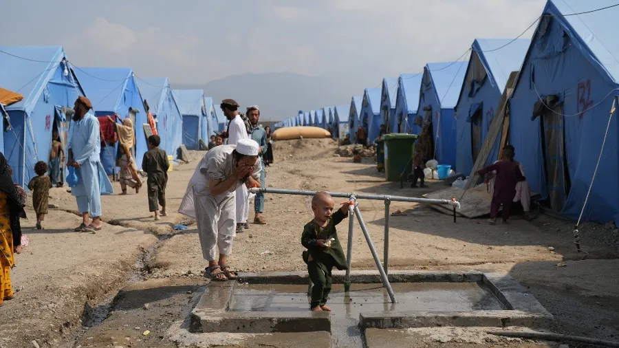 塔利班切斷光纖網路|以道德管控為由全國封鎖 4000 萬人與世隔絕的封面圖片