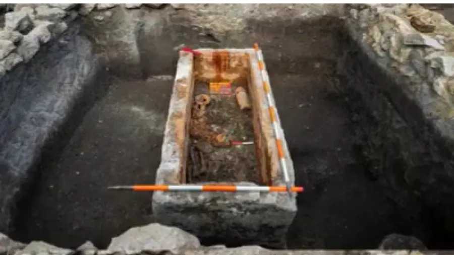 熔鉛封死1700年！熔鉛守護的羅馬少女與未盡的思念的封面圖片