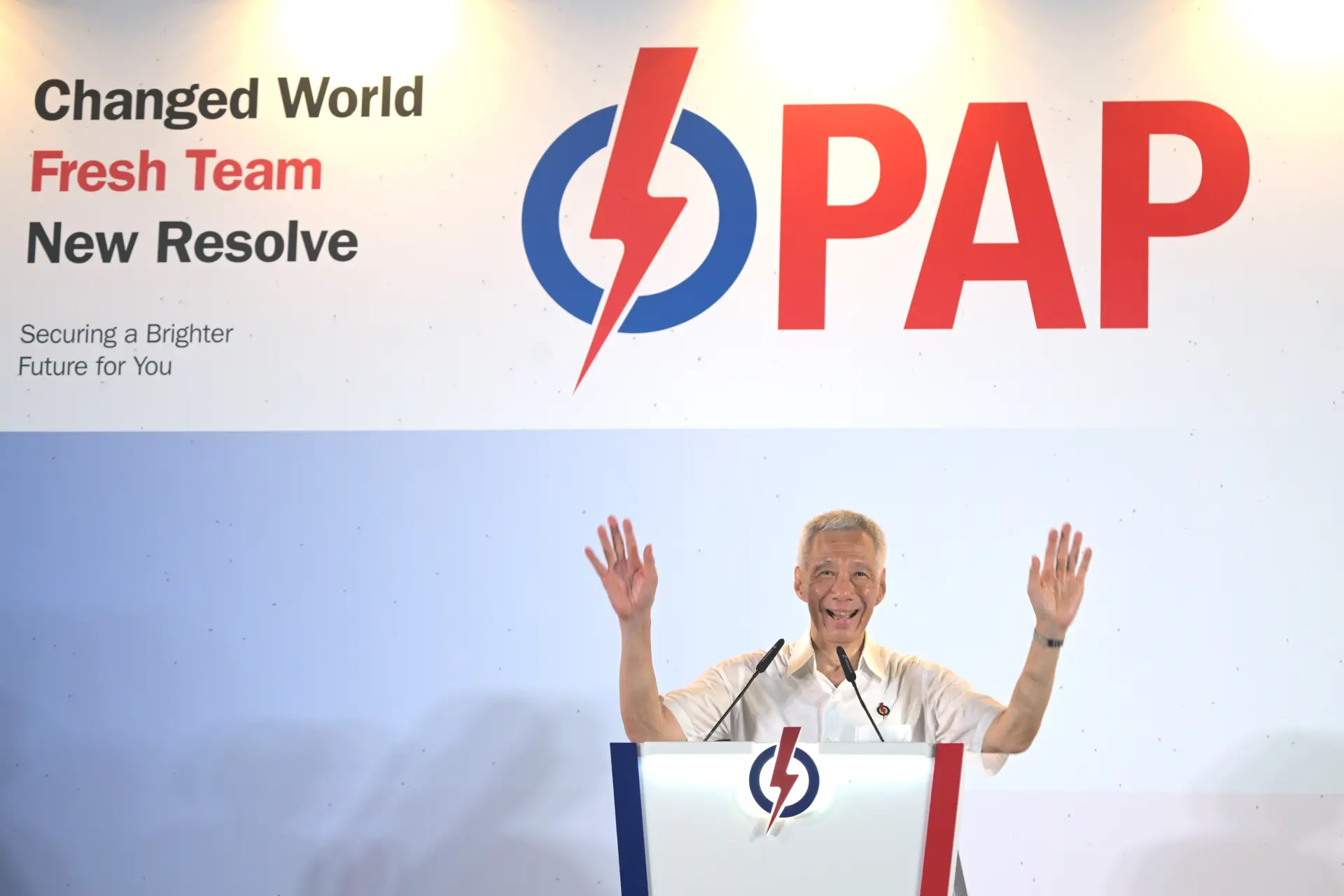 2017 年 6 月，李瑋玲與李顯揚曾譴責李顯龍濫權違背遺願，李顯龍隨即否認。直至去年 10 月李瑋玲病逝後，李顯揚再度申請拆屋並計劃興建家族私人住所，如今政府擬列古蹟的決定令爭議再起。(圖：新華社)