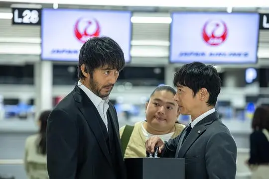 日本TBS諜戰劇《Vivant（別班）》第二季劇照，該劇因劇情挪用侵華酷刑、互換加害者與受害者身份引發爭議。（圖片來源：TBS）